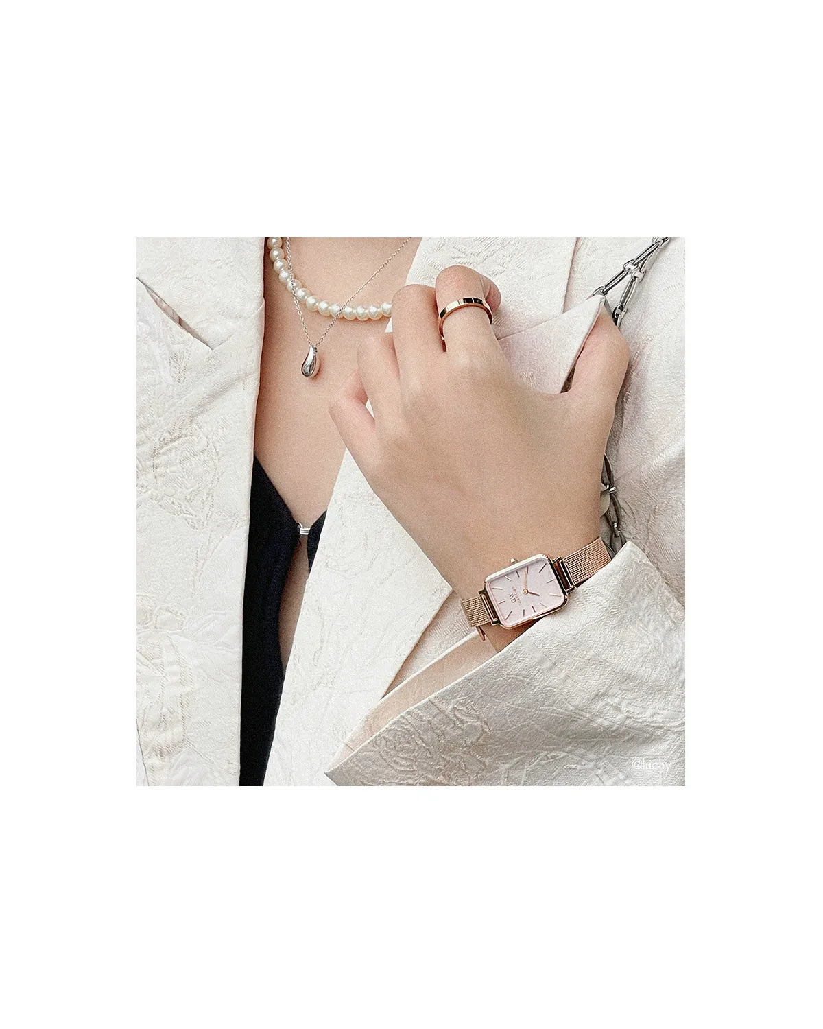 ZEGAREK DAMSKI DANIEL WELLINGTON Quadro Pressed Melrose Pearl 20mm DW00100510 + BOX (zw505o) ZEGAREK DAMSKI DANIEL WELLINGTON Quadro Pressed Melrose Pearl 20mm DW00100510 + BOX (zw505o)