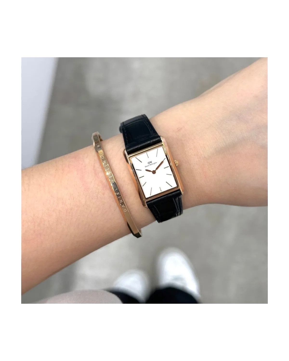 ZEGAREK DAMSKI DANIEL WELLINGTON Bound Black Crocodile Rose Gold 24mm DW00100698 + BOX ZEGAREK DAMSKI DANIEL WELLINGTON Bound Black Crocodile Rose Gold 24mm DW00100698 + BOX