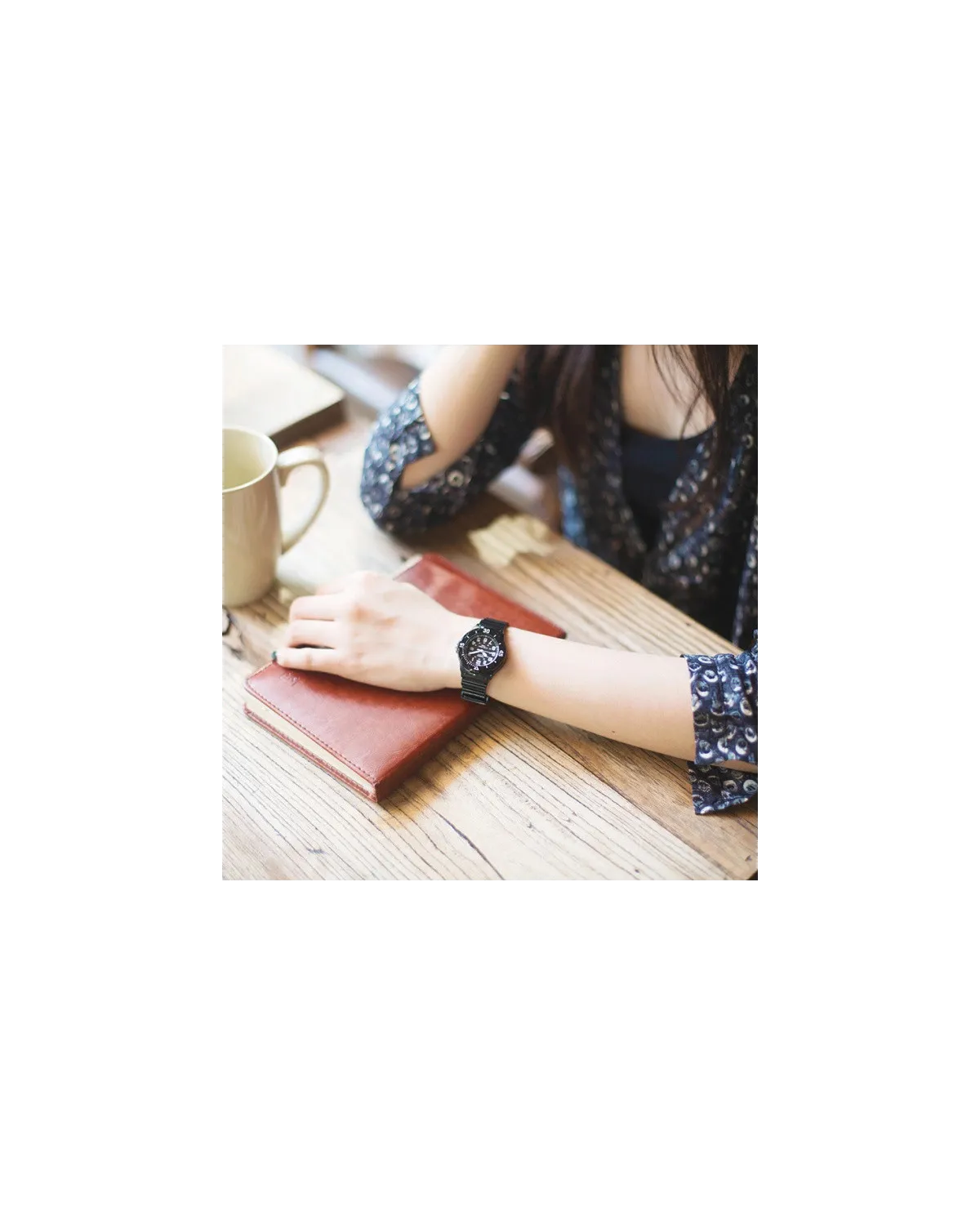 ZEGAREK DAMSKI CASIO LRW-200H 1BV (zd557b) + BOX