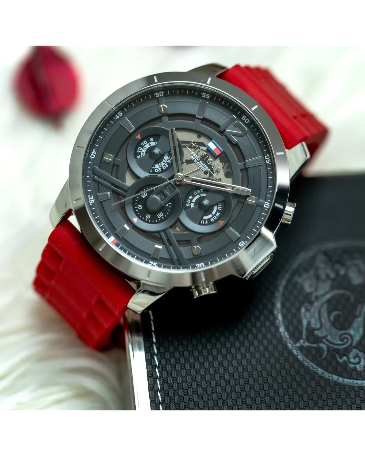 ZEGAREK MĘSKI TOMMY HILFIGER LUCA 1710490 (zf082a) ZEGAREK MĘSKI TOMMY HILFIGER LUCA 1710490 (zf082a)
