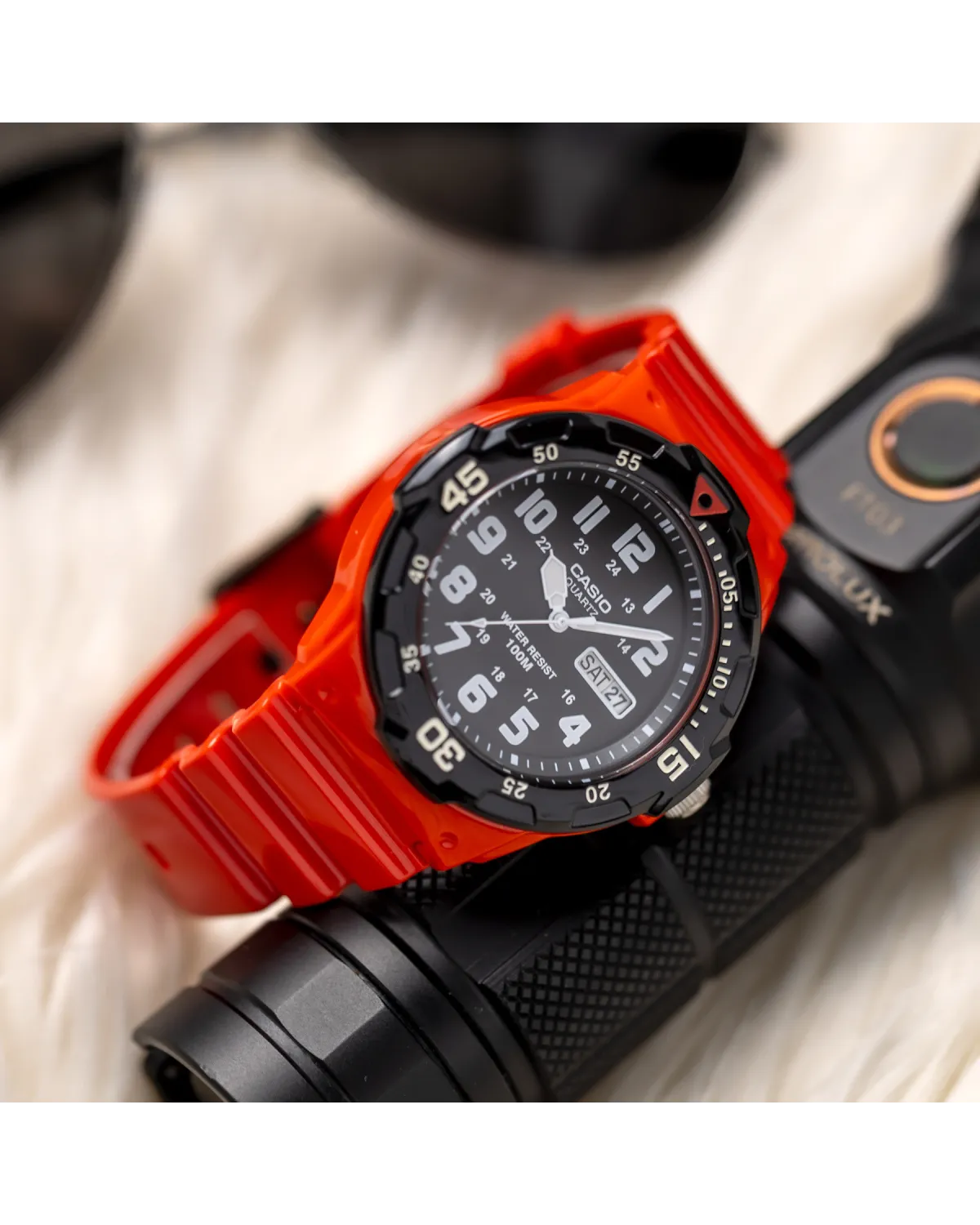 ZEGAREK MĘSKI CASIO MRW-200HC-4BVDF 10 Bar (zd174b) + BOX ZEGAREK MĘSKI CASIO MRW-200HC-4BVDF 10 Bar (zd174b) + BOX