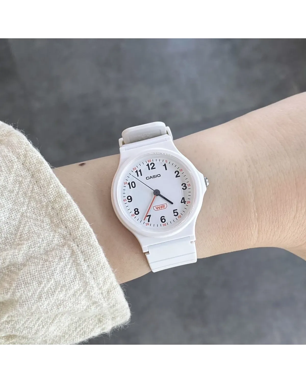 ZEGAREK DAMSKI CASIO LQ-24B-7BDF + BOX