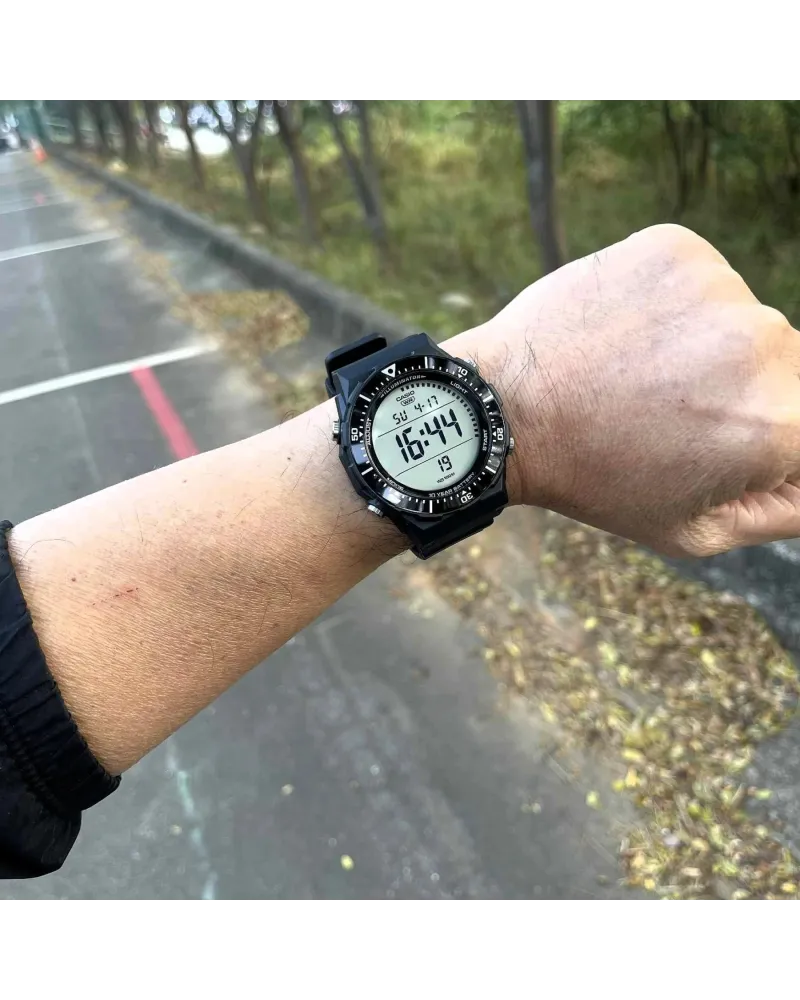 ZEGAREK MĘSKI CASIO SPORT ILLUMINATOR AE-1700H-1A + BOX ZEGAREK MĘSKI CASIO SPORT ILLUMINATOR AE-1700H-1A + BOX