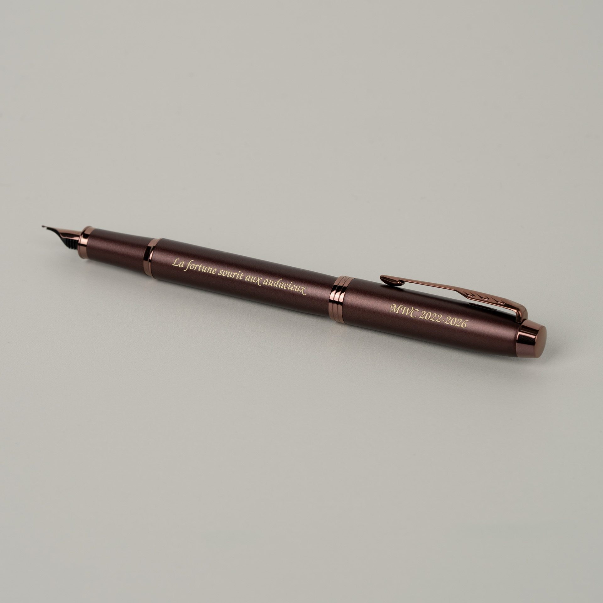 Pióro wieczne Parker IM Professionals Monochrome Burgundy 2190511 z grawerem „La fortune sourit aux audacieux”, bordowe matowe wykończenie