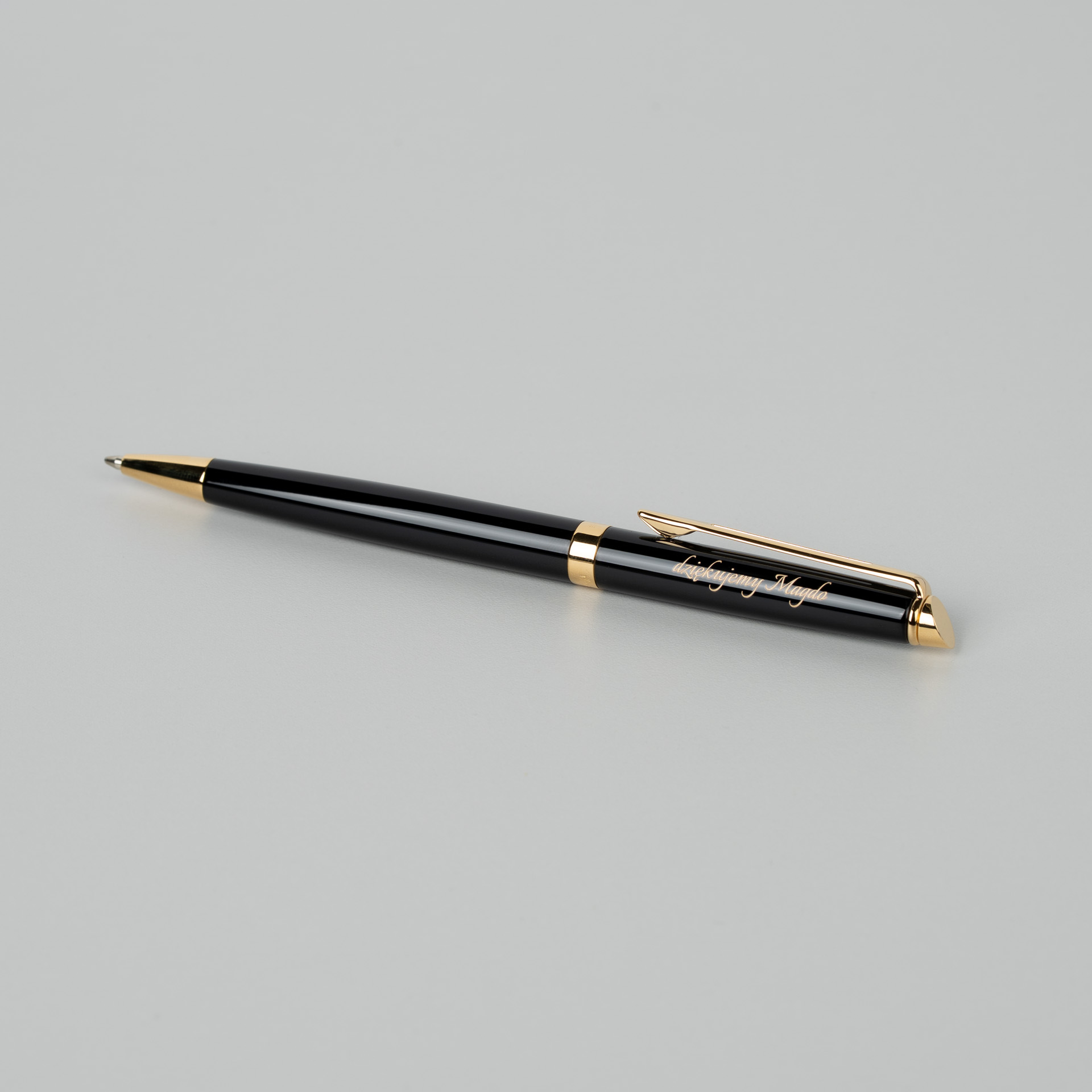 Długopis Waterman Hemisphere czarny GT S0920670 z grawerem „Dziękujemy Magdo”, elegancki czarny lakier i złote wykończenia