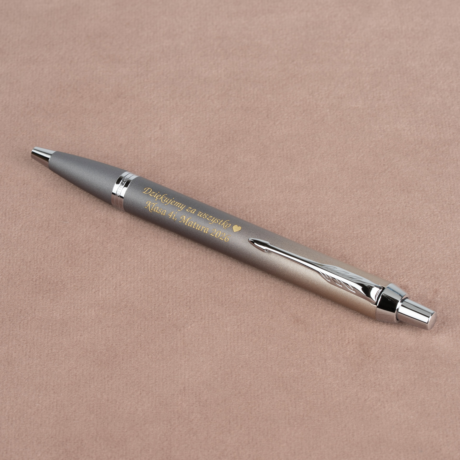 Długopis Parker IM Rituals Turquoise Grey z grawerem „Dziękujemy za wszystko, Matura 2026”, elegancki szary długopis Parker