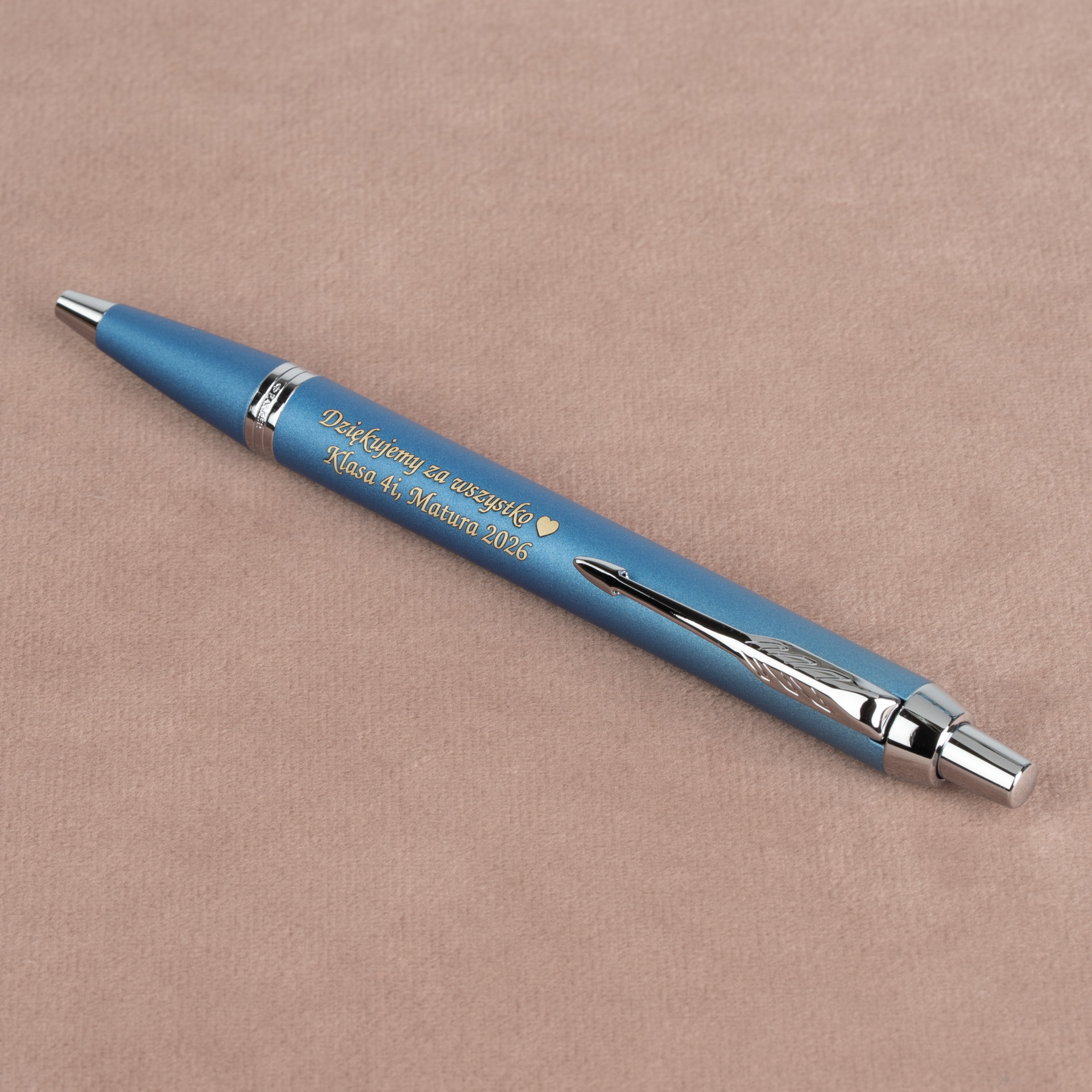 Długopis Parker IM Rituals Turquoise Blue CT z grawerem „Dziękujemy za wszystko, Matura 2026”, elegancki niebieski długopis Parker