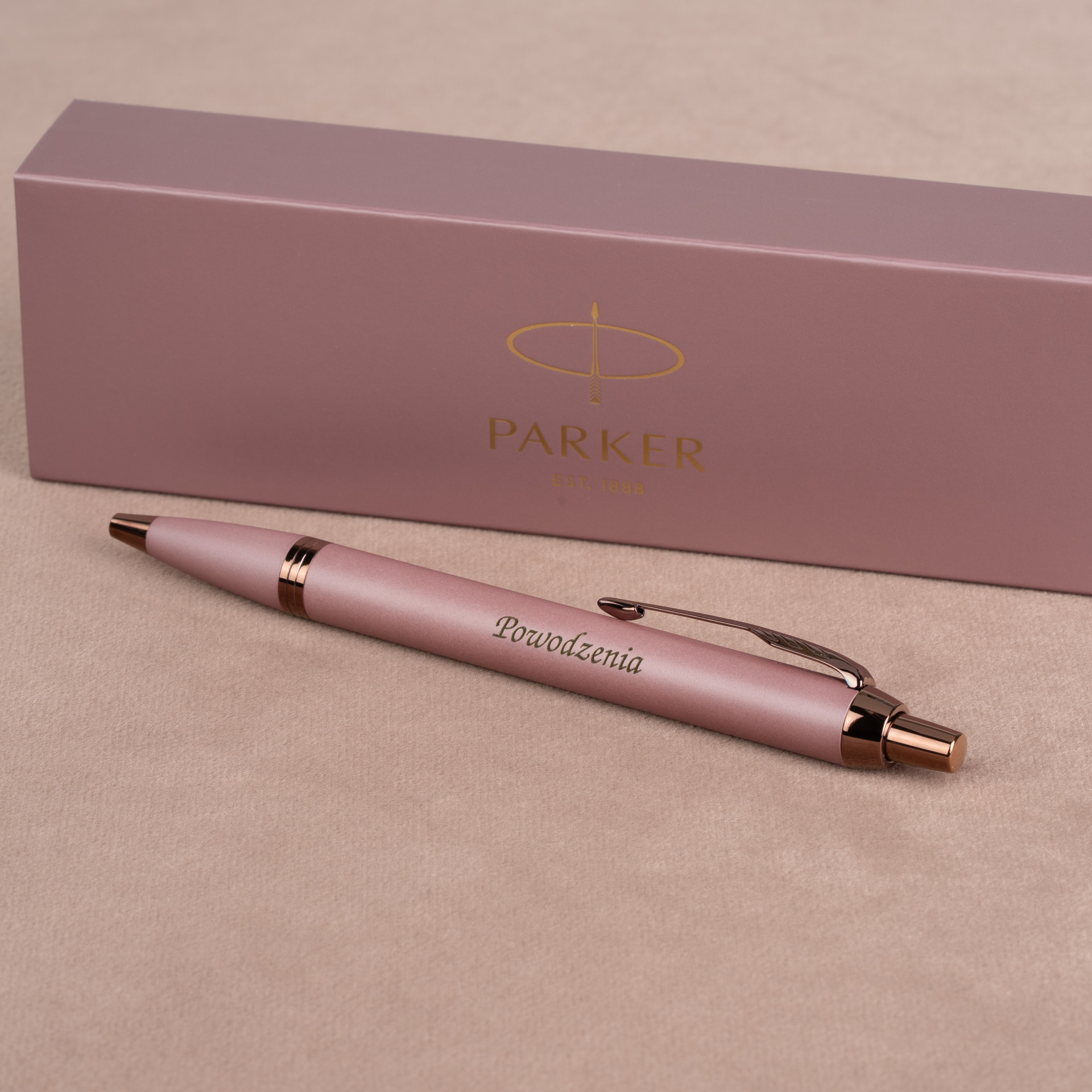 Długopis Parker IM Rituals Mauve z grawerem „Powodzenia” w pudełku Parker, elegancki różowy długopis na prezent