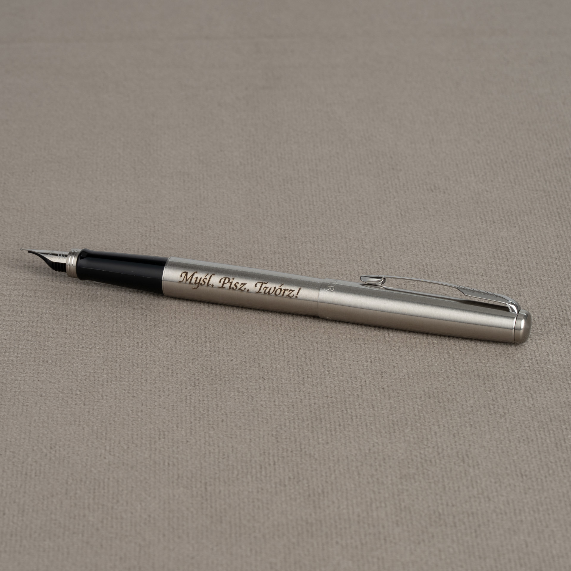 Pióro wieczne Parker Jotter Stalowy CT z grawerem „Myśl. Pisz. Twórz!”, eleganckie stalowe pióro Parker