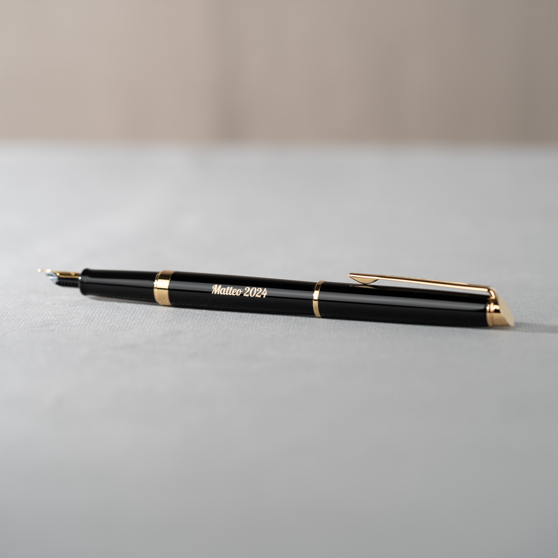 Pióro wieczne Waterman Hemisphere czarne GT z grawerem Matteo 2024, eleganckie czarno-złote wykończenie