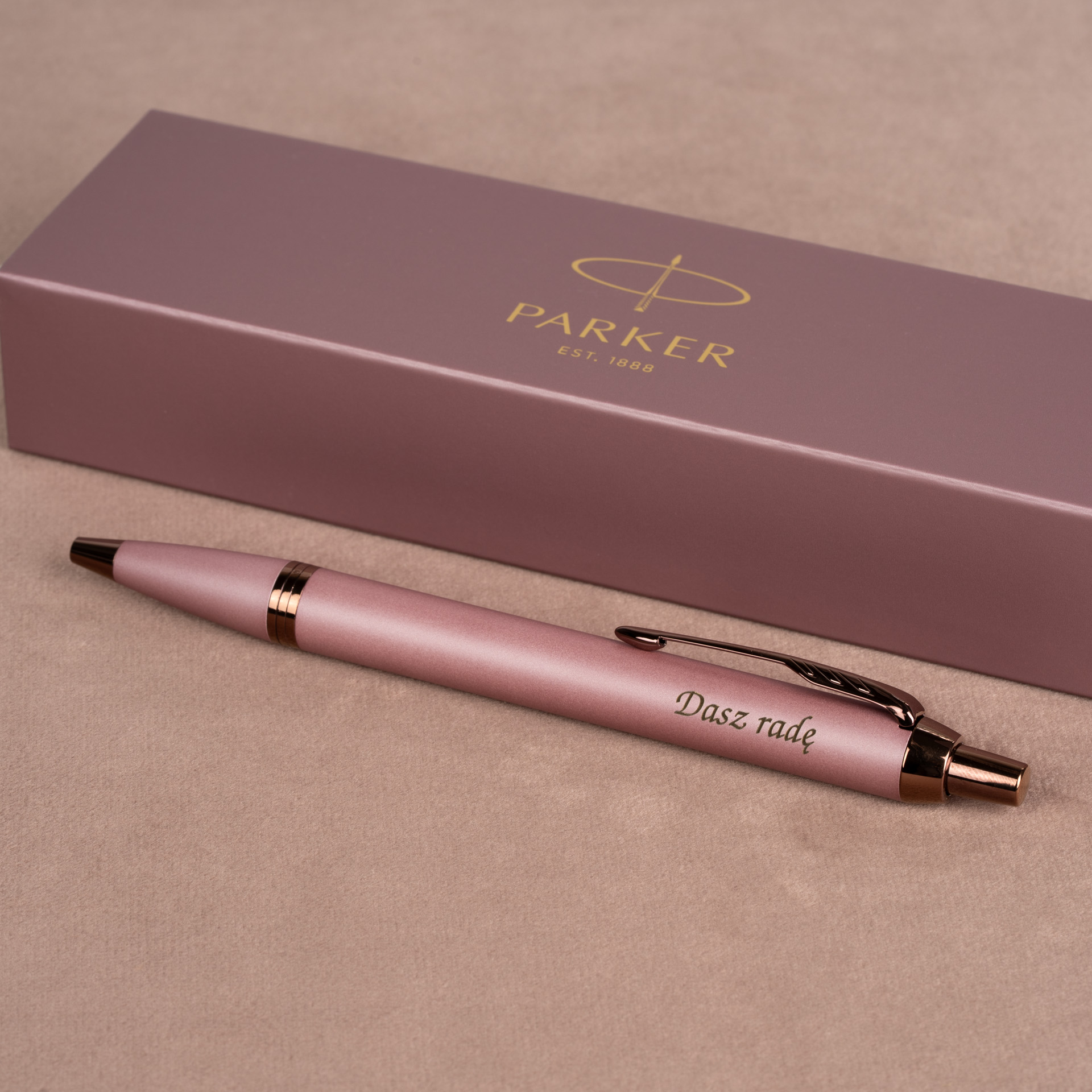 Długopis Parker IM Rituals Mauve z grawerem „Dasz radę”, elegancki różowo-złoty design z pudełkiem