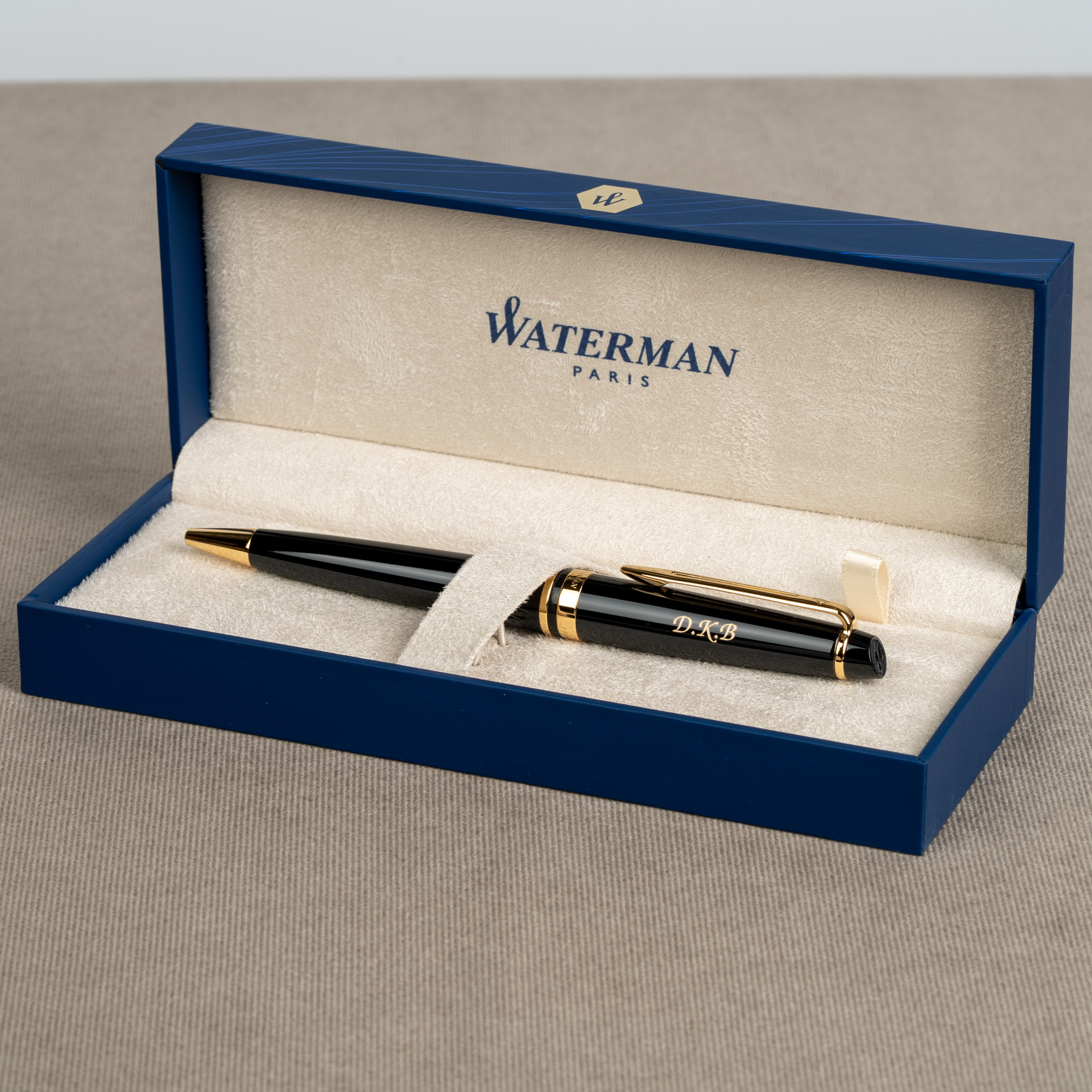 Długopis Waterman Expert czarny GT z personalizowanym grawerem w eleganckim etui.